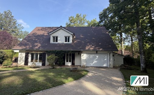 House in Les Essarts-le-Roi, Ile-de-France, France 1