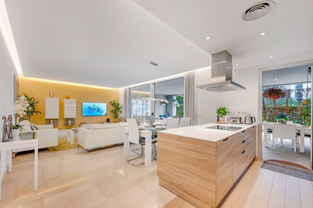 Apartment in Puerto Banus, Marbella, Spain 5 - 18856863