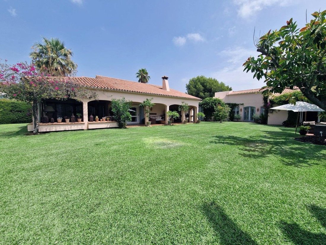 Villa in La Quinta, Benahavis, Andalusia 1 - 18862491