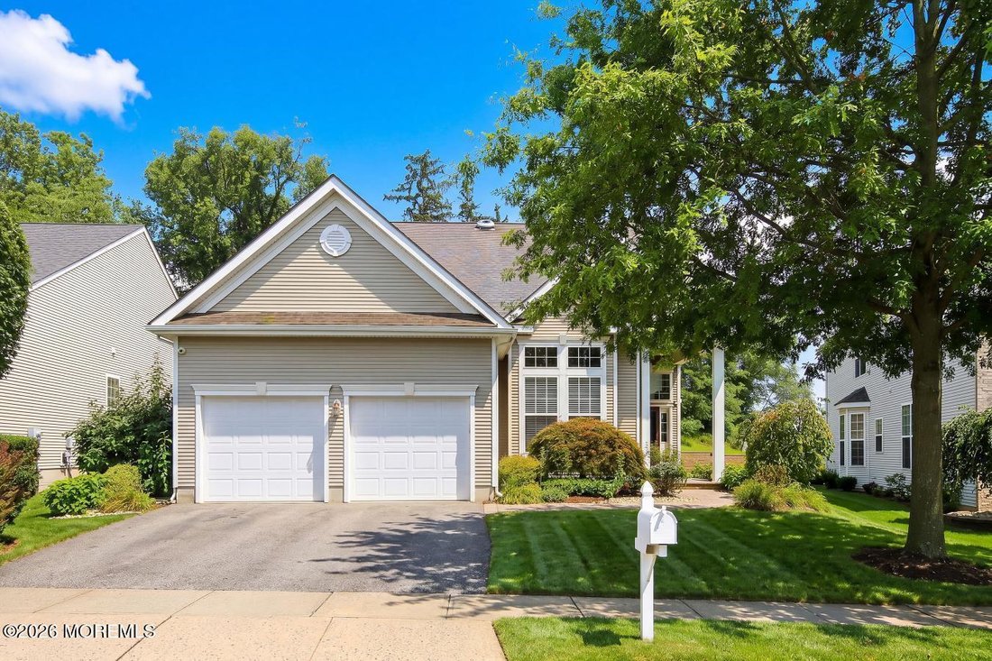 House in Manalapan Township, New Jersey, United States 4 - 18291794