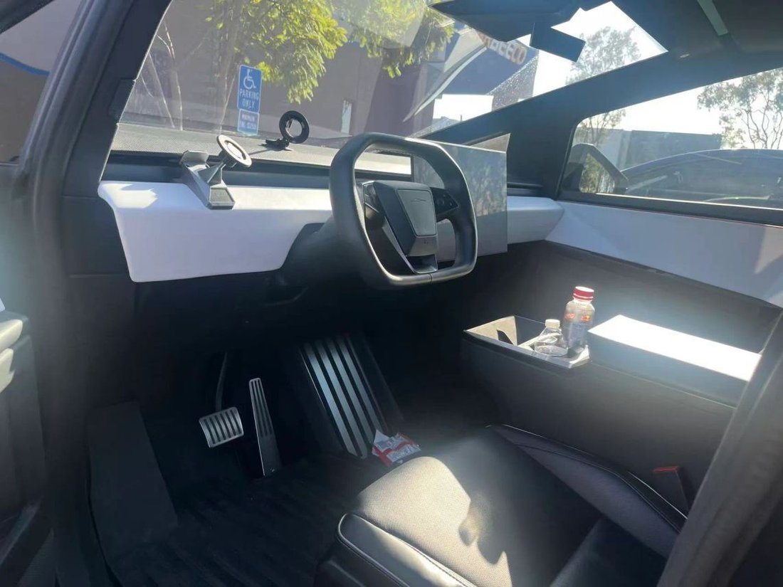 Pickup in Costa Mesa, CA, United States 3 - 18855200