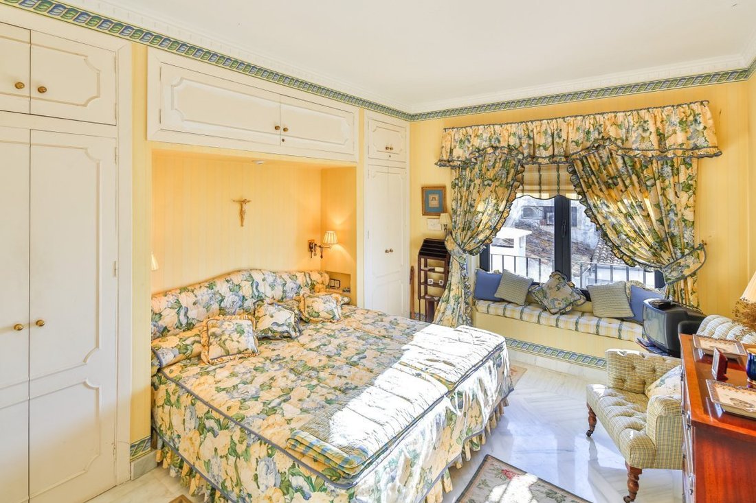 Apartment in Puerto Banus, Marbella, Spain 2 - 18857009