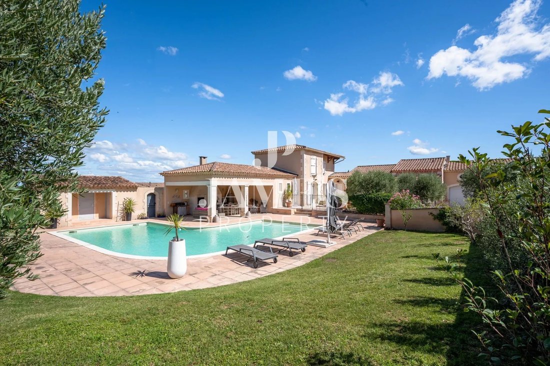 House in Fontvieille, Provence-Alpes-Côte d'Azur, France 1 - 18413287