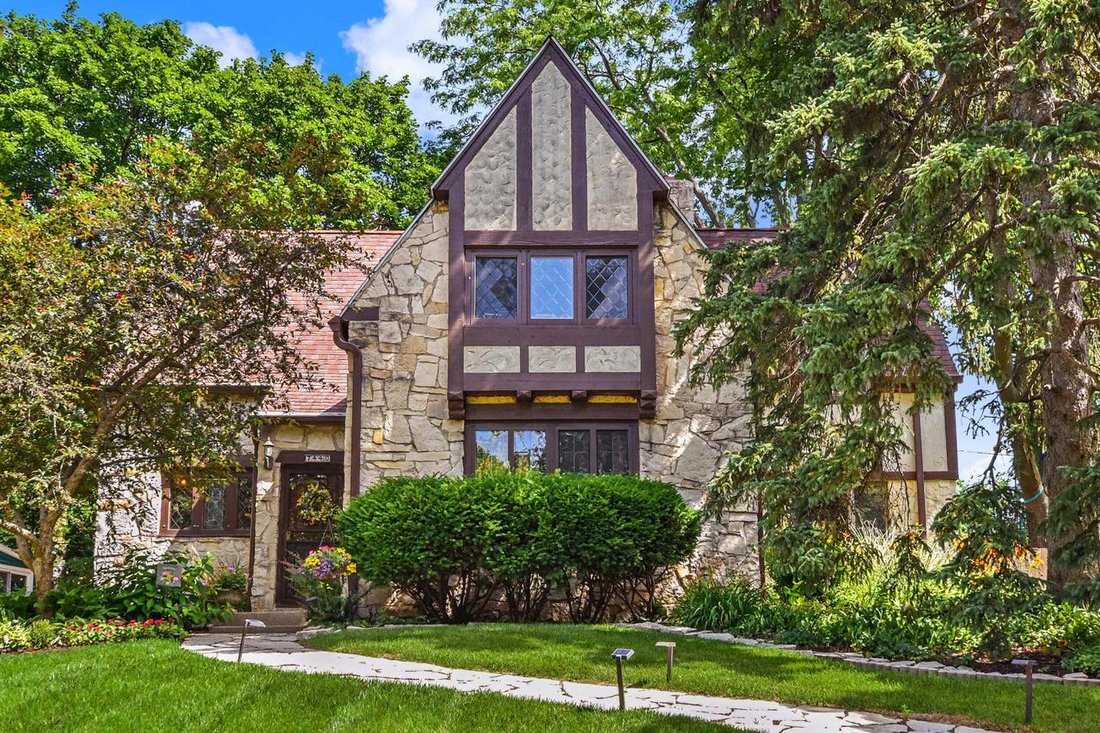 Casa a Wauwatosa, Wisconsin, Stati Uniti 2 - 18849364