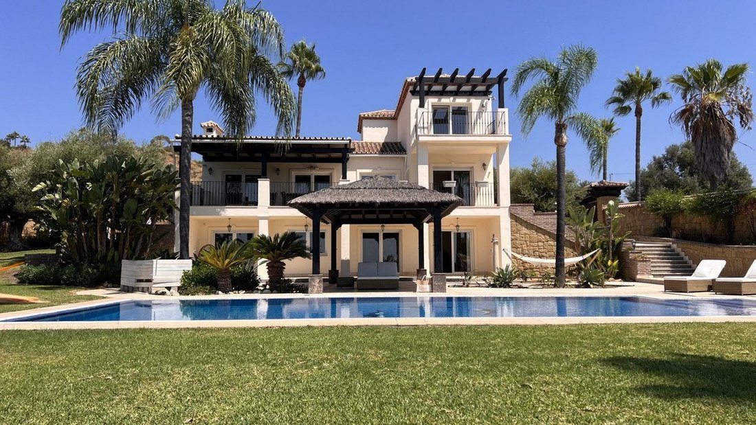Villa in Estepona, Andalusia, Spain 1 - 18857538