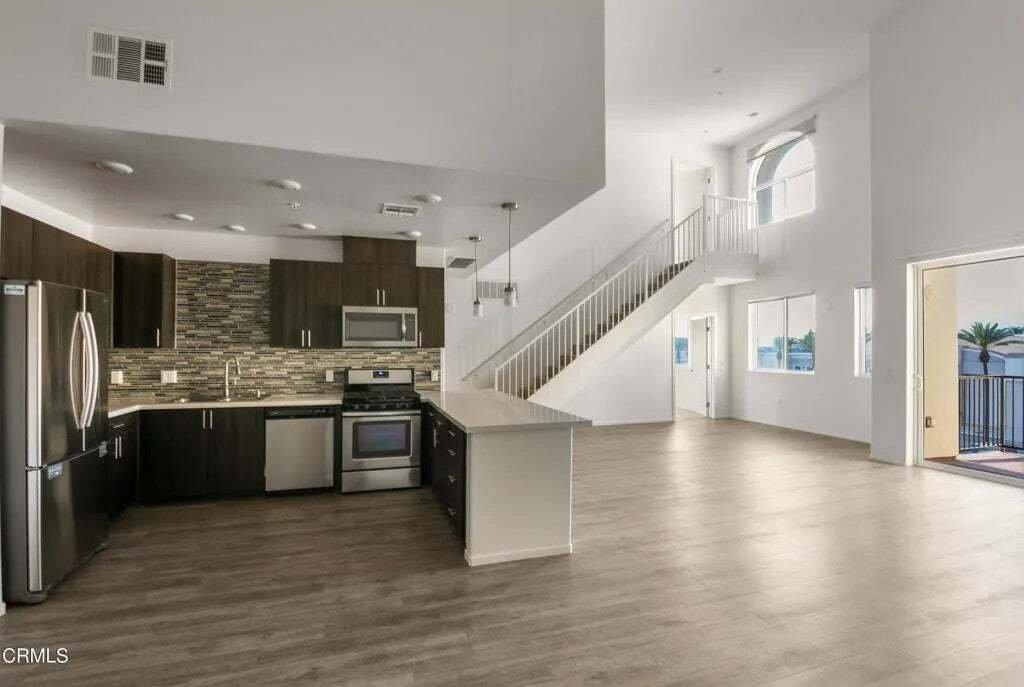 Condo in Glendale, California, United States 2 - 18855635