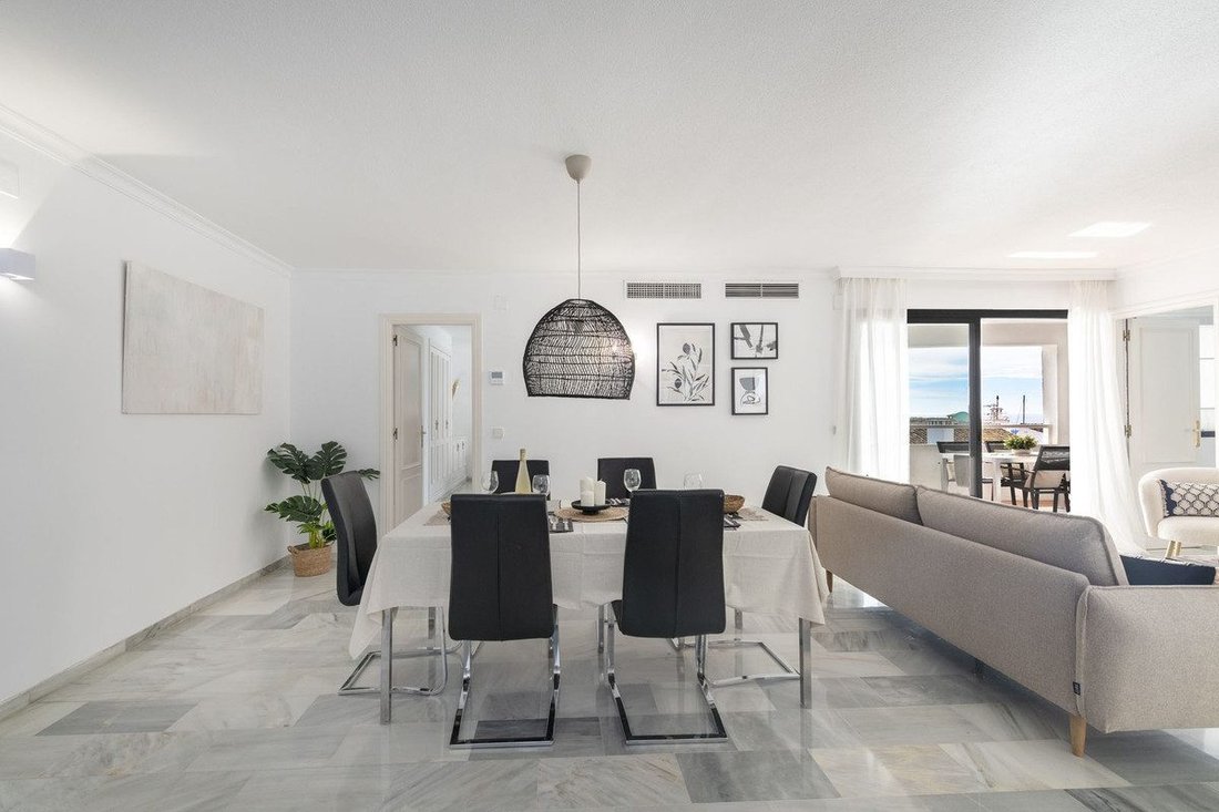 Apartment in Puerto Banus, Marbella, Spain 3 - 18856432