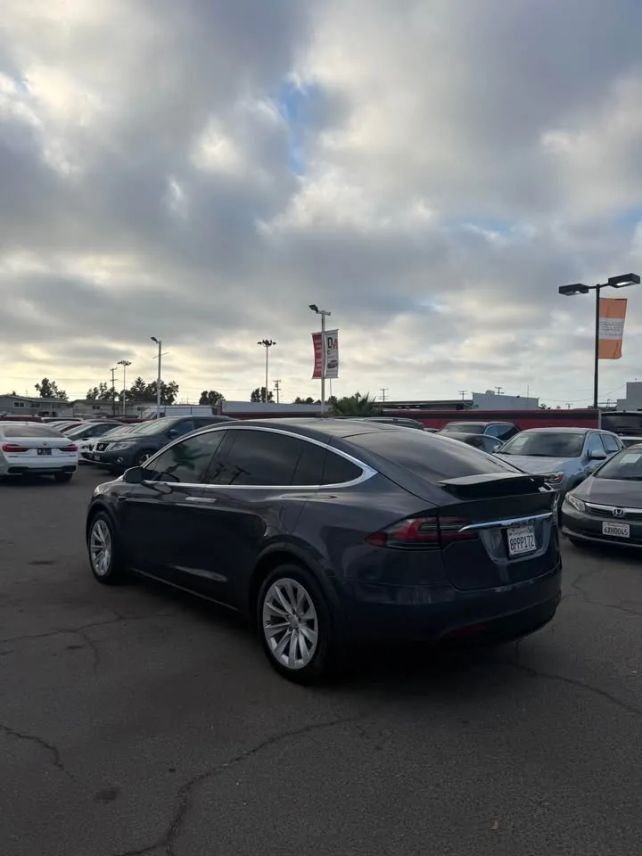 Suv in Costa Mesa, CA, United States 4 - 18856033