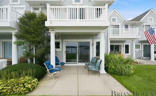 Condo in Fruitport Charter Township, Michigan, United States 1