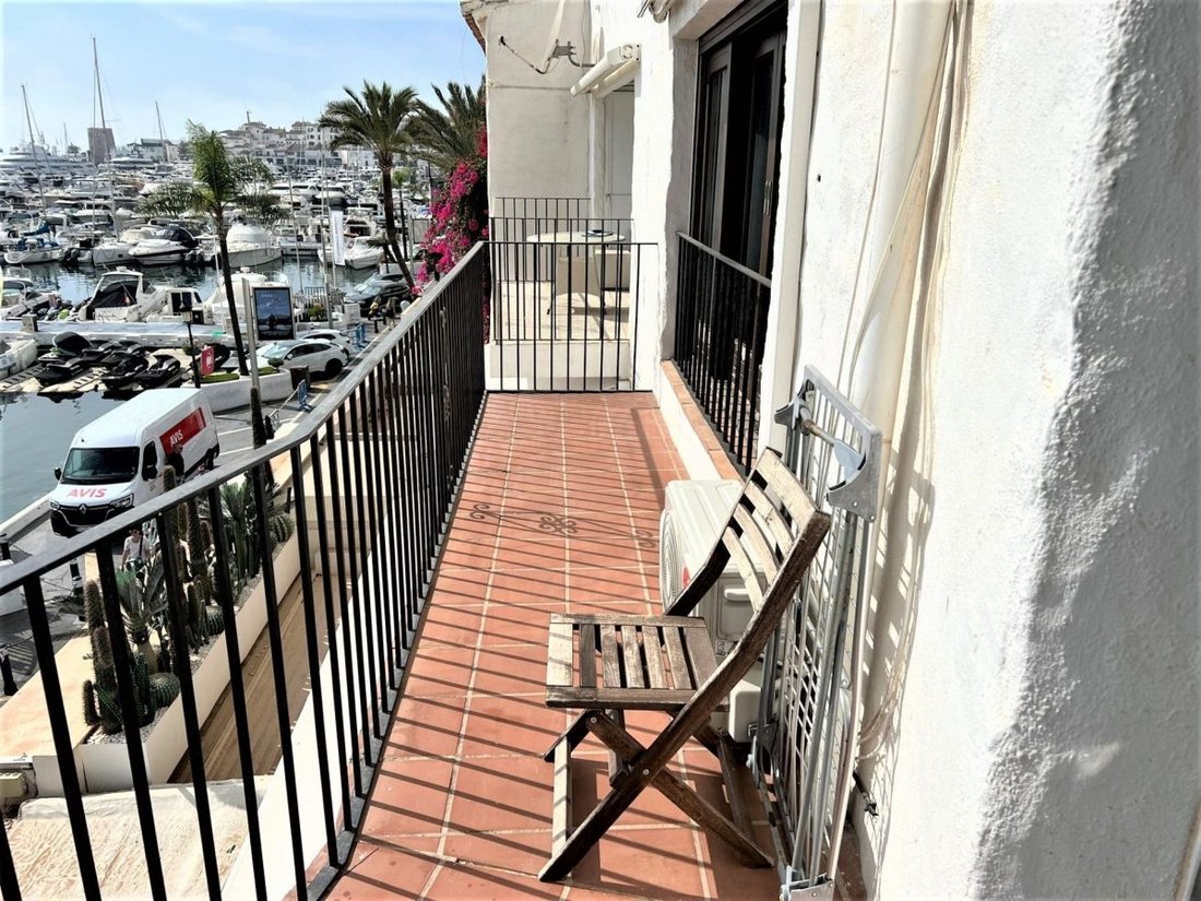 Apartment in Puerto Banus, Marbella, Spain 4 - 18860142