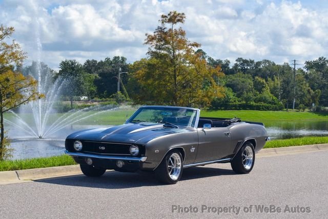 Chevrolet Camaro in Calverton, NY, United States 1 - 18853294