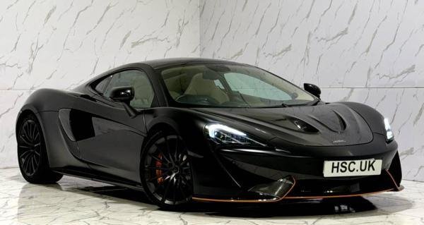 Coupe in Ruislip, United Kingdom 1 - 18102359