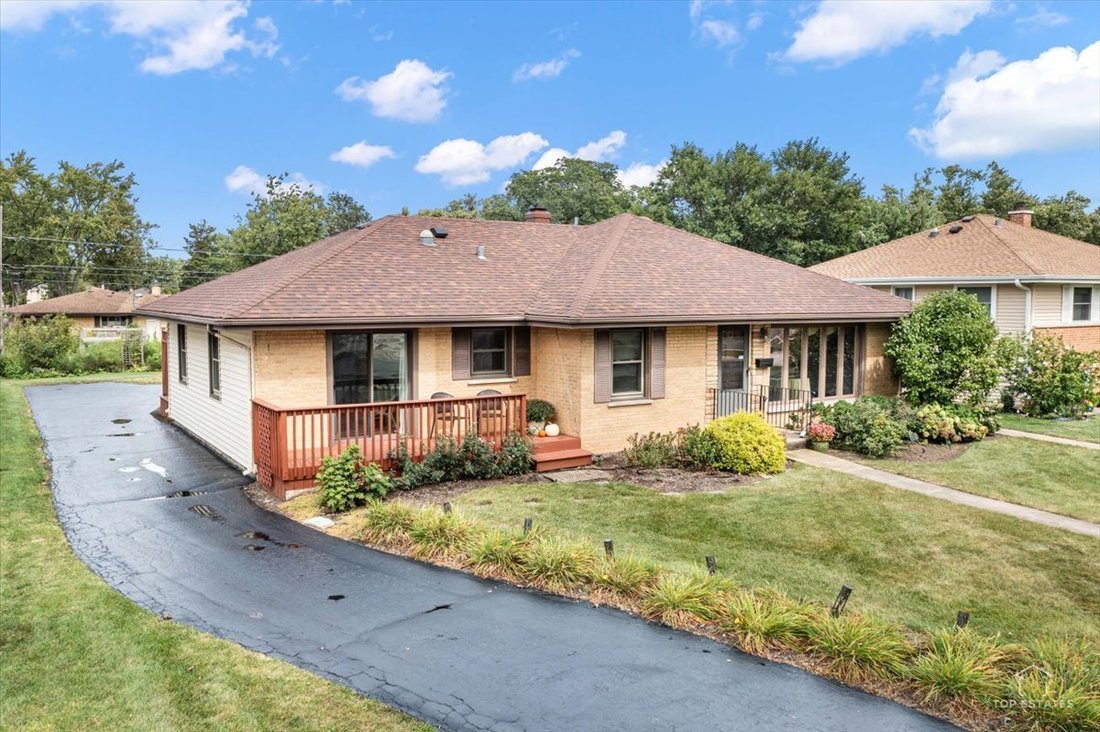 House in Mount Prospect, Illinois, United States 4 - 18850391