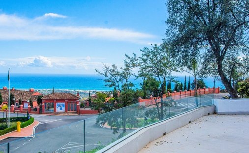 Apartment in Elviria-Cabopino, Marbella, Spain 1