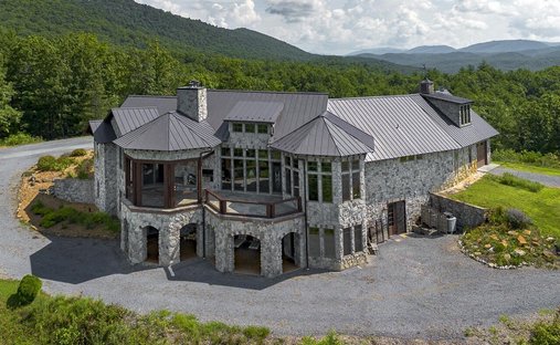 House in Hot Springs, Virginia, United States 1