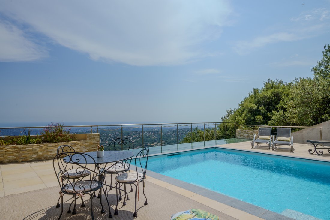 Casa en Saint-Jeannet, Provenza-Alpes-Costa Azul, Francia 1 - 18847367