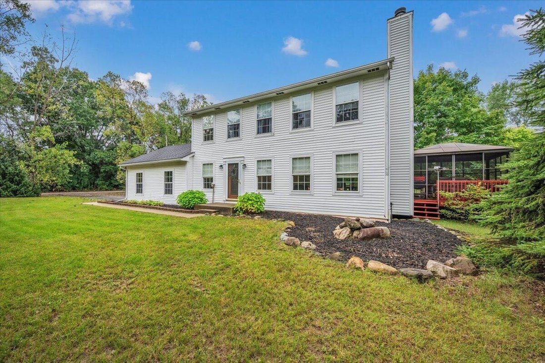 House in Hartland, Michigan, United States 3 - 18849782