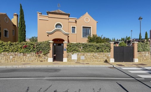 Villa in Estepona, Andalusien, Spanien 1
