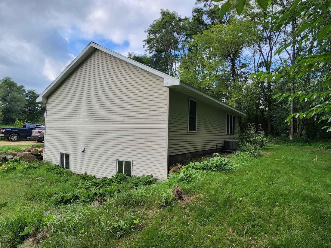 House in Portage, Wisconsin, United States 3 - 18845146