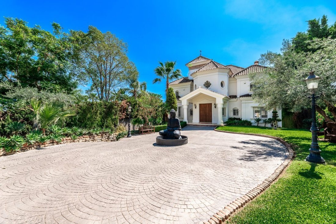Villa à Puerto Banús, Marbella, Espagne 2 - 18857056