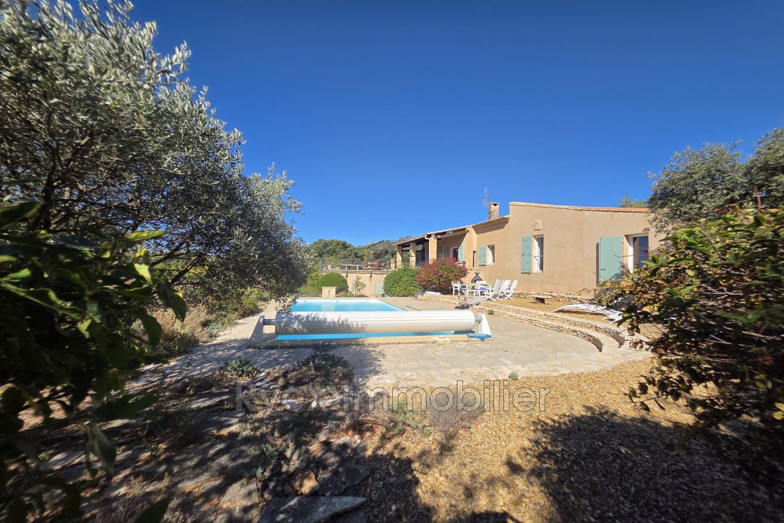 Villa a Saint-Saturnin-lès-Apt, Provenza-Alpi-Costa Azzurra, Francia 3 - 18854729