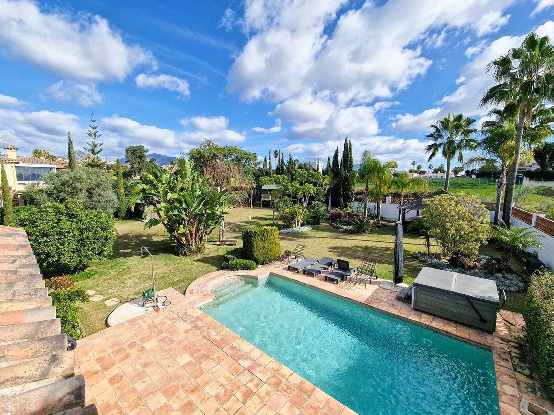 Villa a Bel-Air, Estepona, Andalusia 2 - 18859424