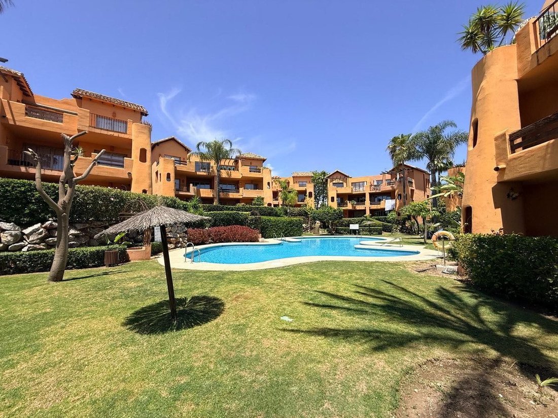 Wohnung in Cancelada, Estepona, Andalusien 1 - 18857262