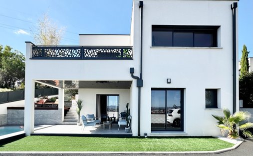 House in Bien Assis, Clermont-Ferrand, France 1