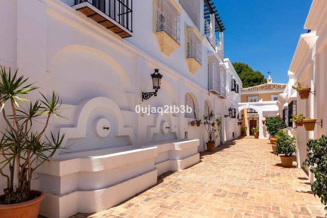 Townhouse in Puerto Banus, Marbella, Spain 1 - 18857409