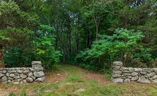 Land in Stonington, Connecticut, United States 1