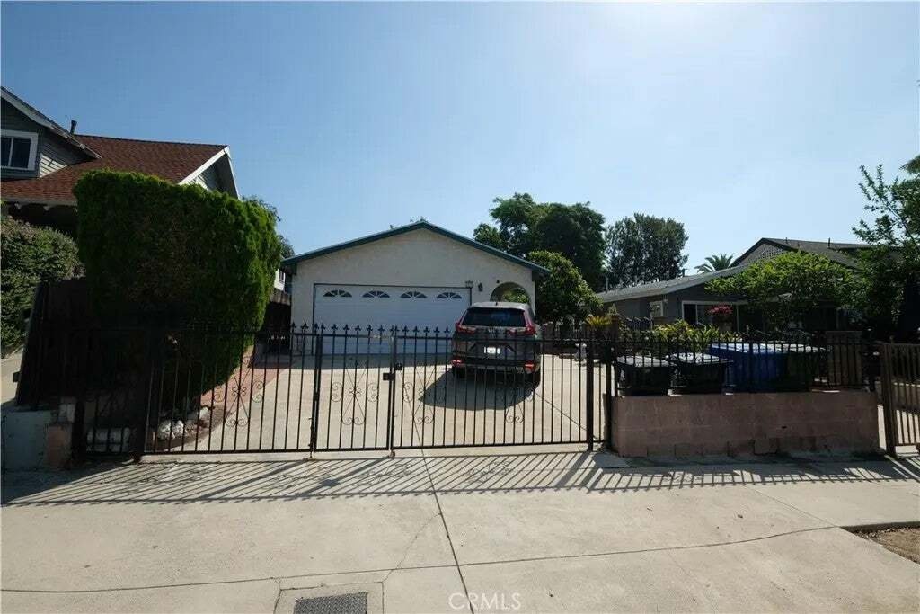 Los Angeles, California, United States 1 - 18853163
