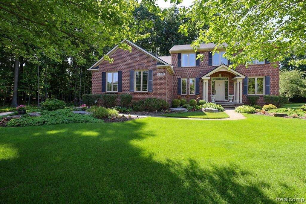 House in Commerce Charter Township, Michigan, United States 1 - 18842775