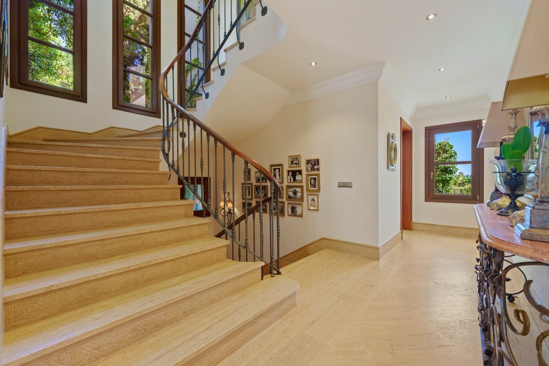 Villa in Marbella, Andalusia, Spain 5 - 18855068