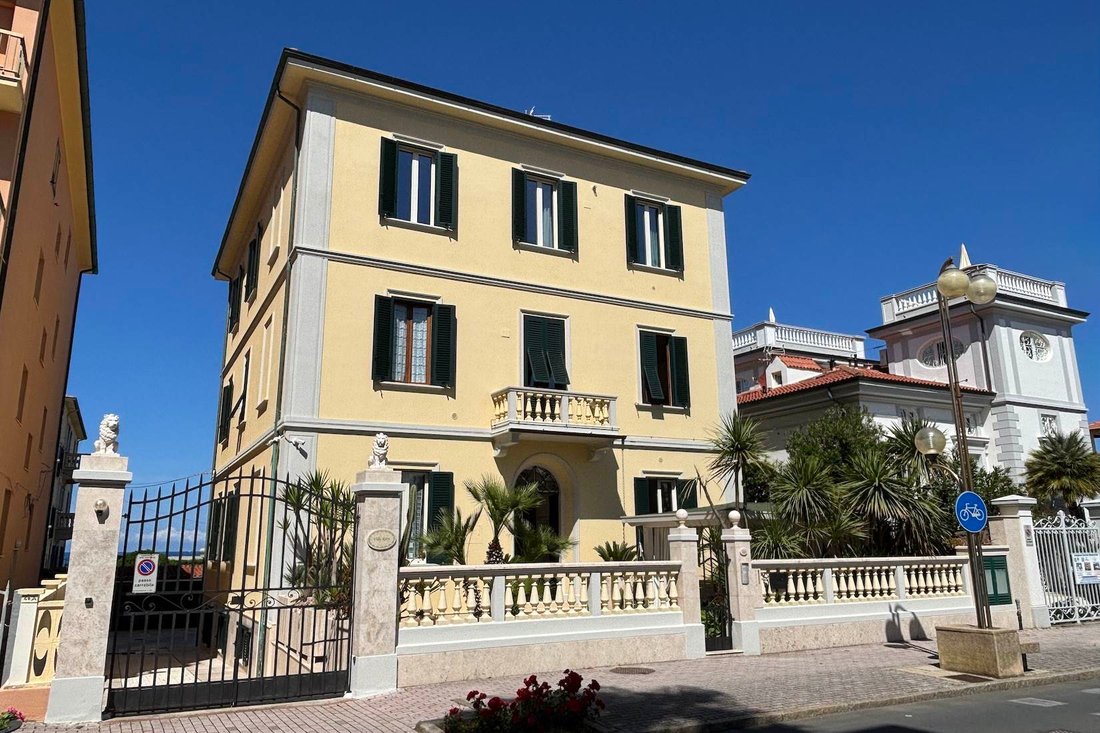 Villa in San Vincenzo, Tuscany, Italy 1 - 18853285