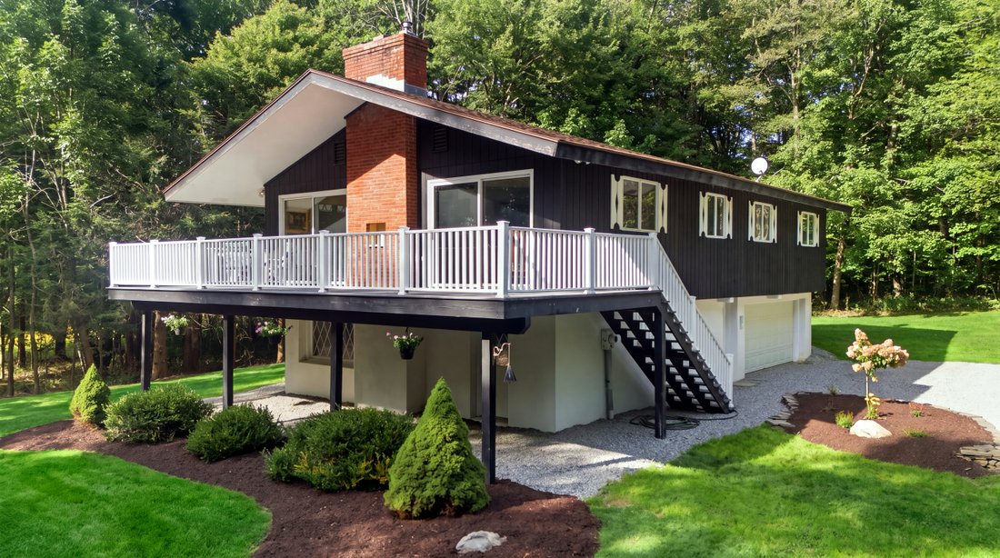 House in Hinsdale, Massachusetts, United States 1 - 18843120