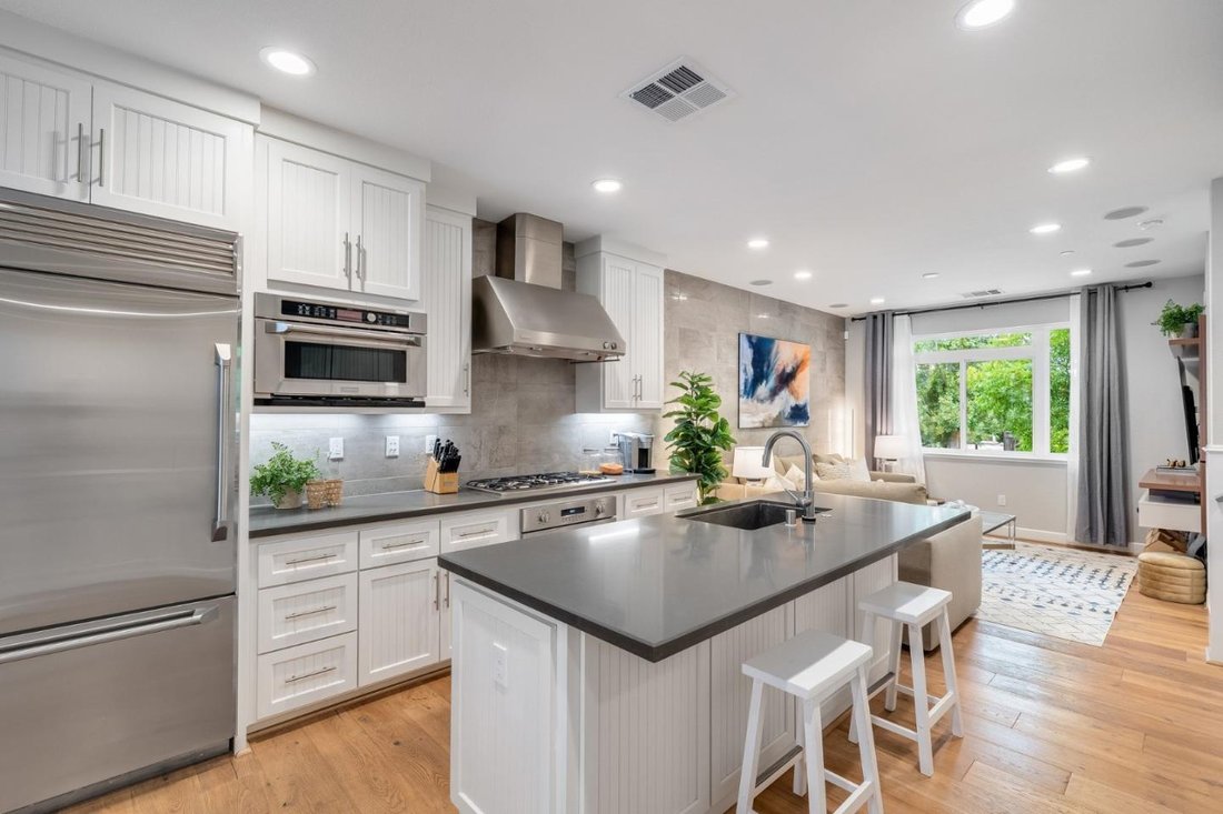 Condo in San Mateo, California, United States 4 - 18849819