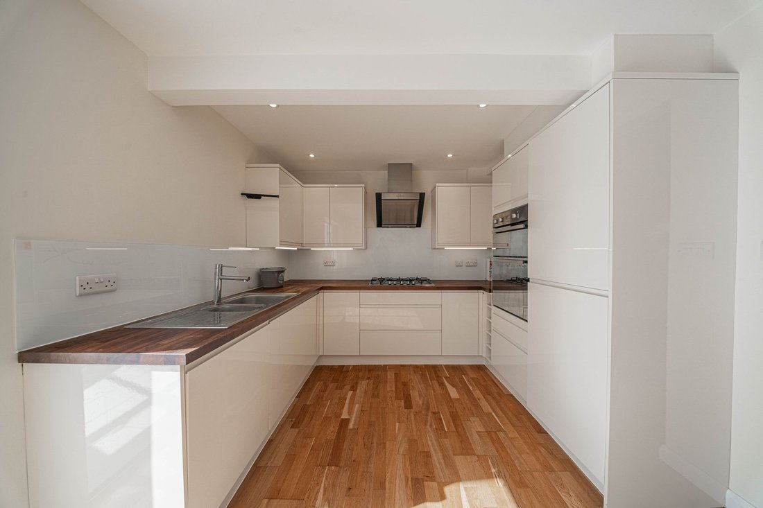 Haus in Haywards Heath, England 4 - 18282133