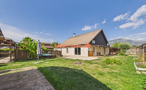 House in Chambery, Auvergne-Rhône-Alpes, France 1