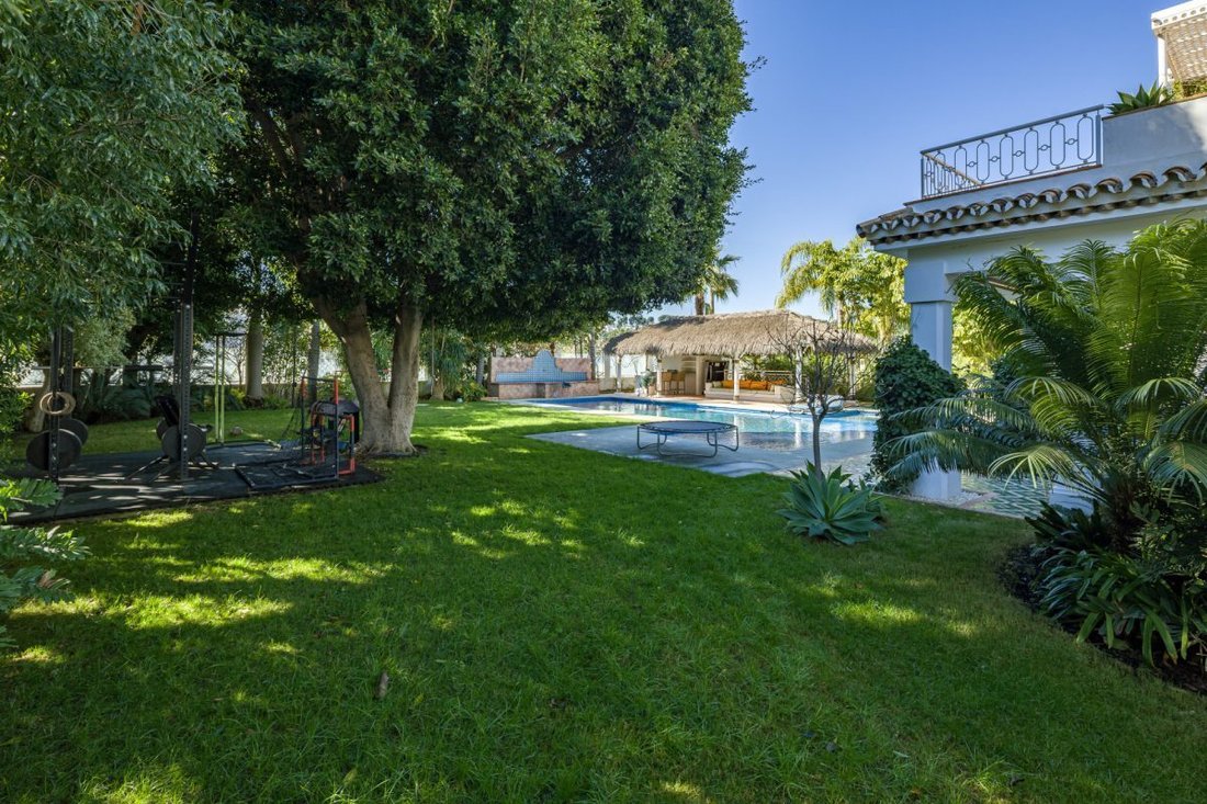 Villa a Puerto Banus, Marbella, Spagna 1 - 18856478