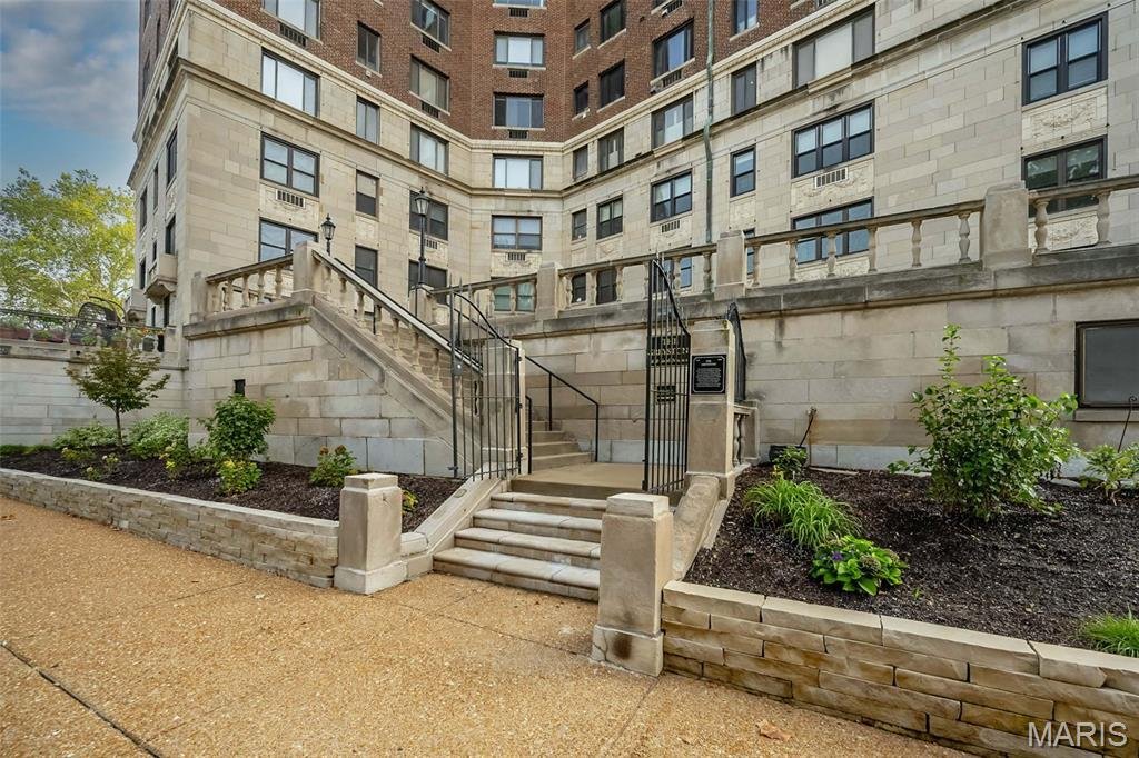 Condo in St. Louis, Missouri, United States 2 - 18845722