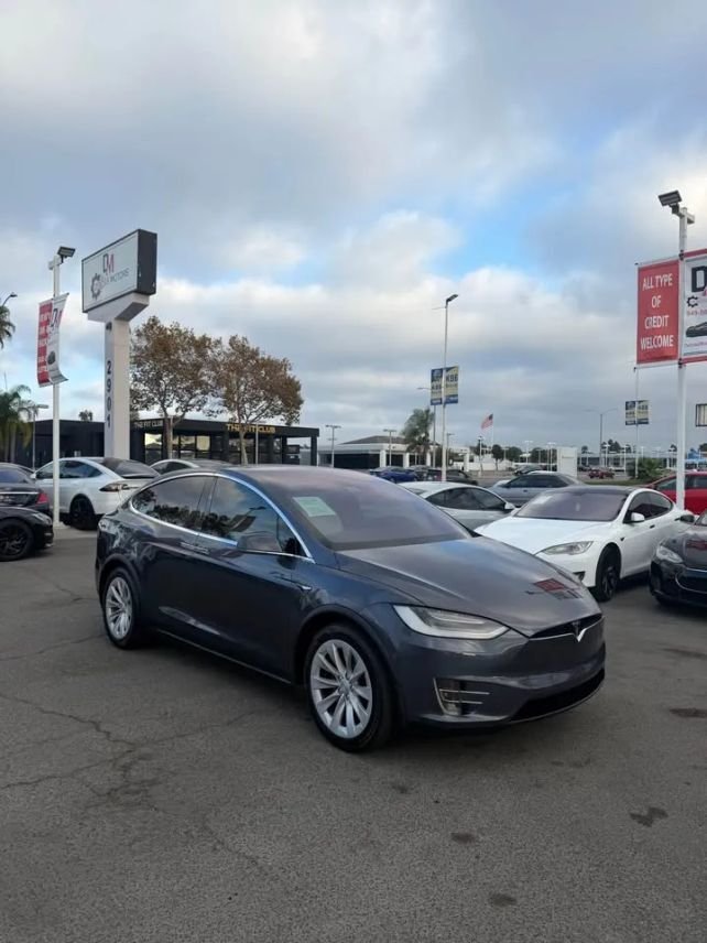 Suv in Costa Mesa, CA, United States 3 - 18856033