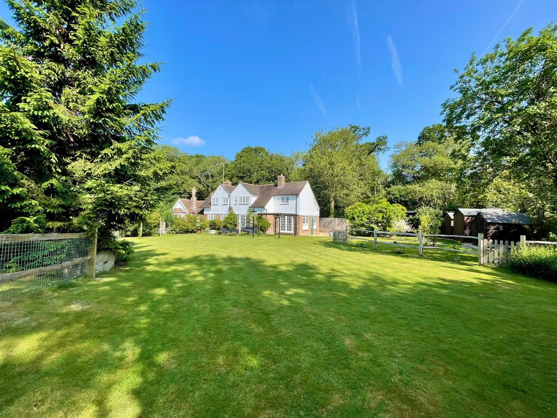 House in Woodmancote, England 1 - 18843955