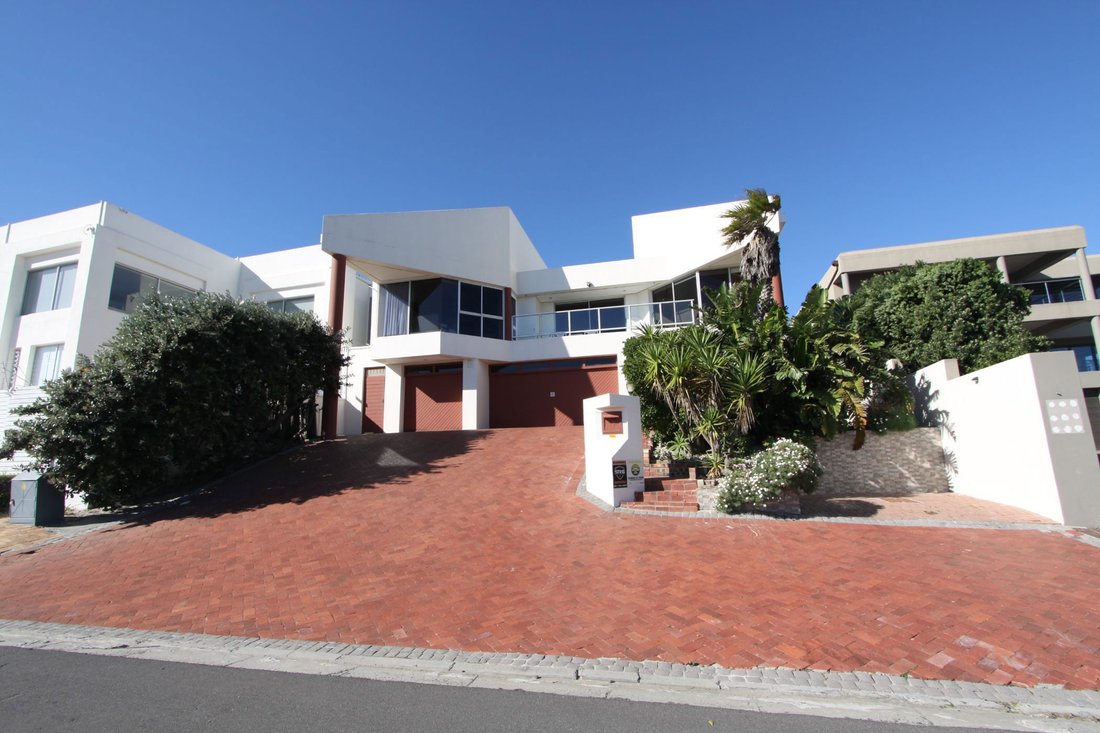 House in Table View, Blaauwberg, Cape Town 1 - 18742691