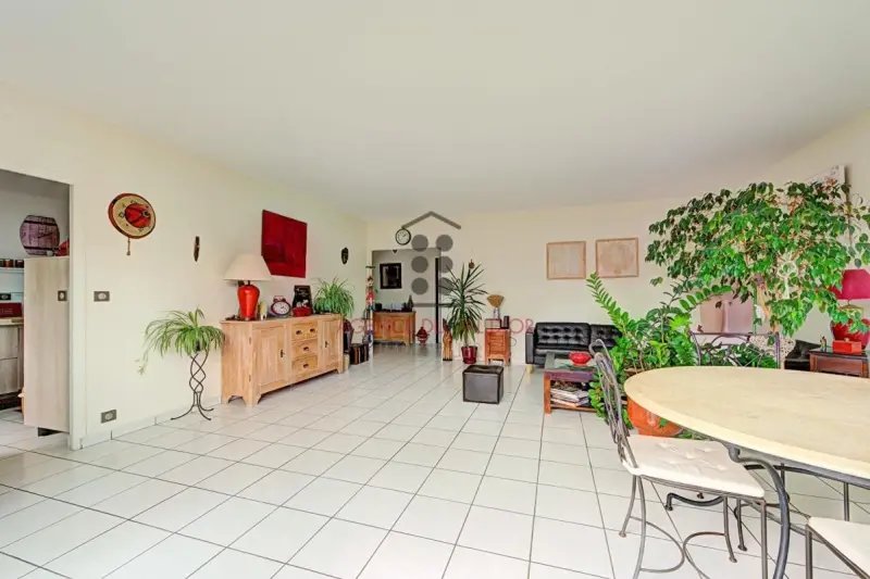 Apartment in Centre Ville, Rueil-Malmaison, France 4 - 18855062