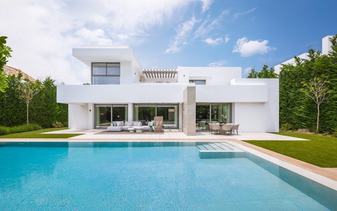 Villa in Estepona, Andalusia, Spain 1 - 18856924