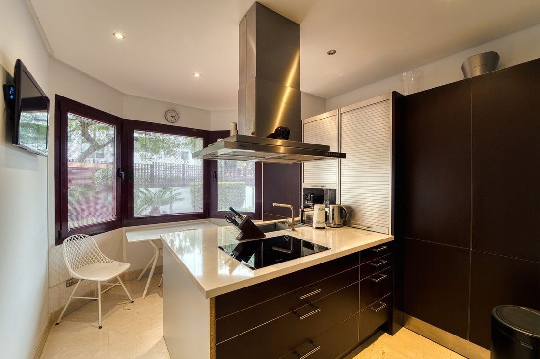 Apartment in Puerto Banus, Marbella, Spain 4 - 18856616