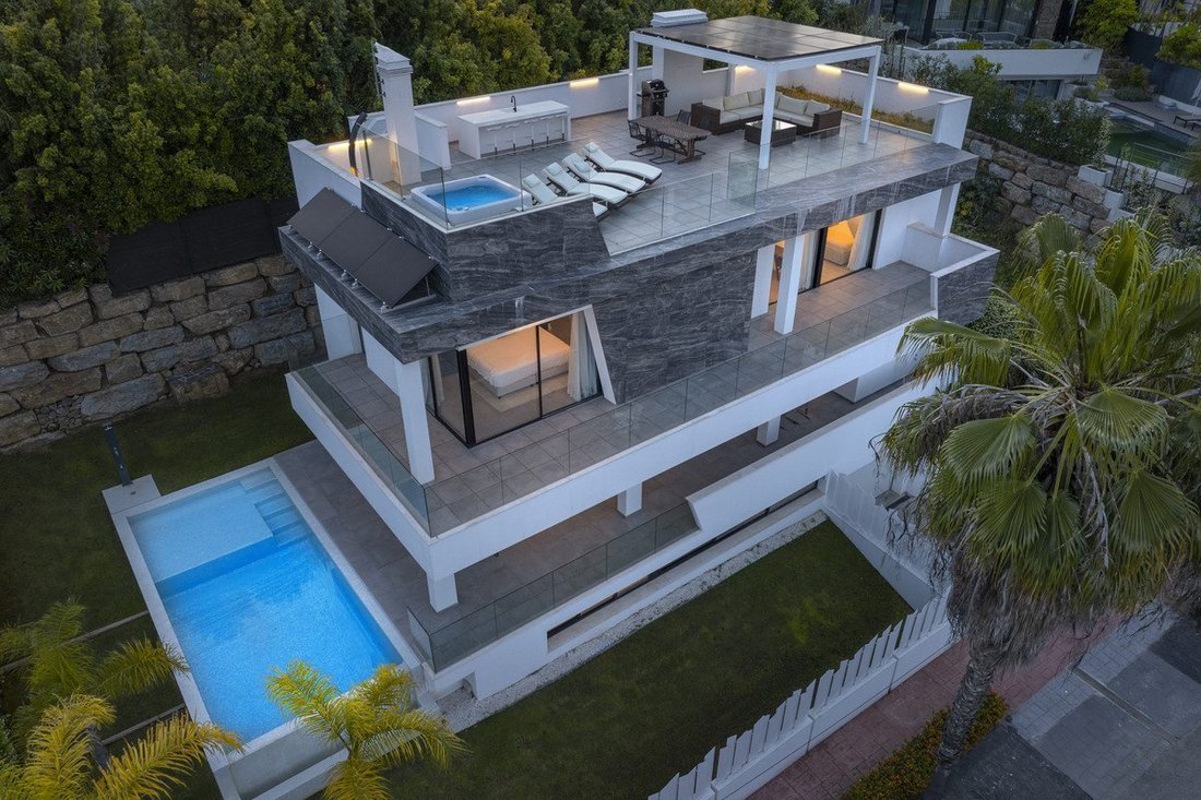 Villa in Estepona, Andalusia, Spain 3 - 18859271