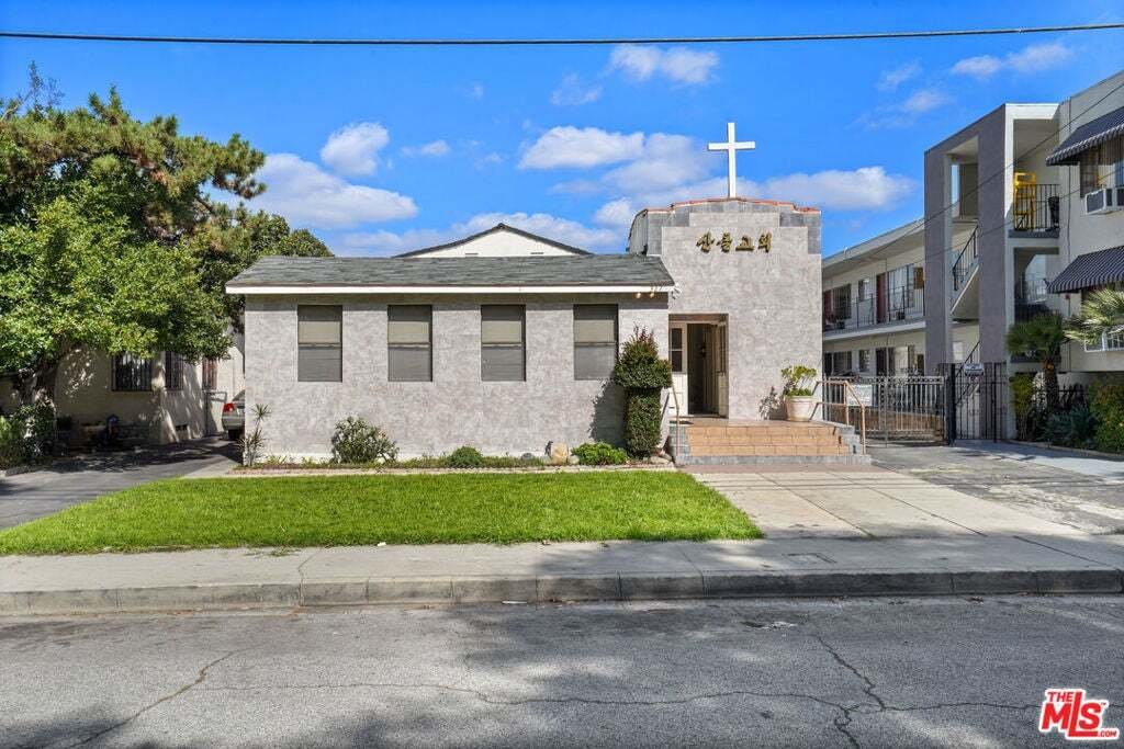 Glendale, California, United States 4 - 18845407