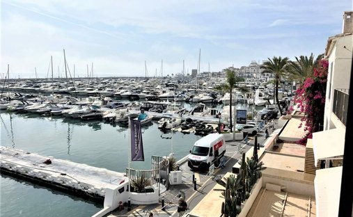 Apartment in Puerto Banus, Marbella, Spain 1