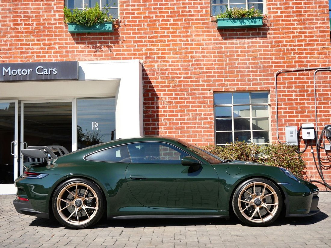 Coupe in Beverly Hills, CA, United States 4 - 18850298